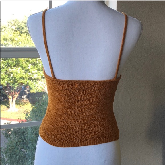 Kendall and Kylie V-neck Top Cute - Picture 4 of 5